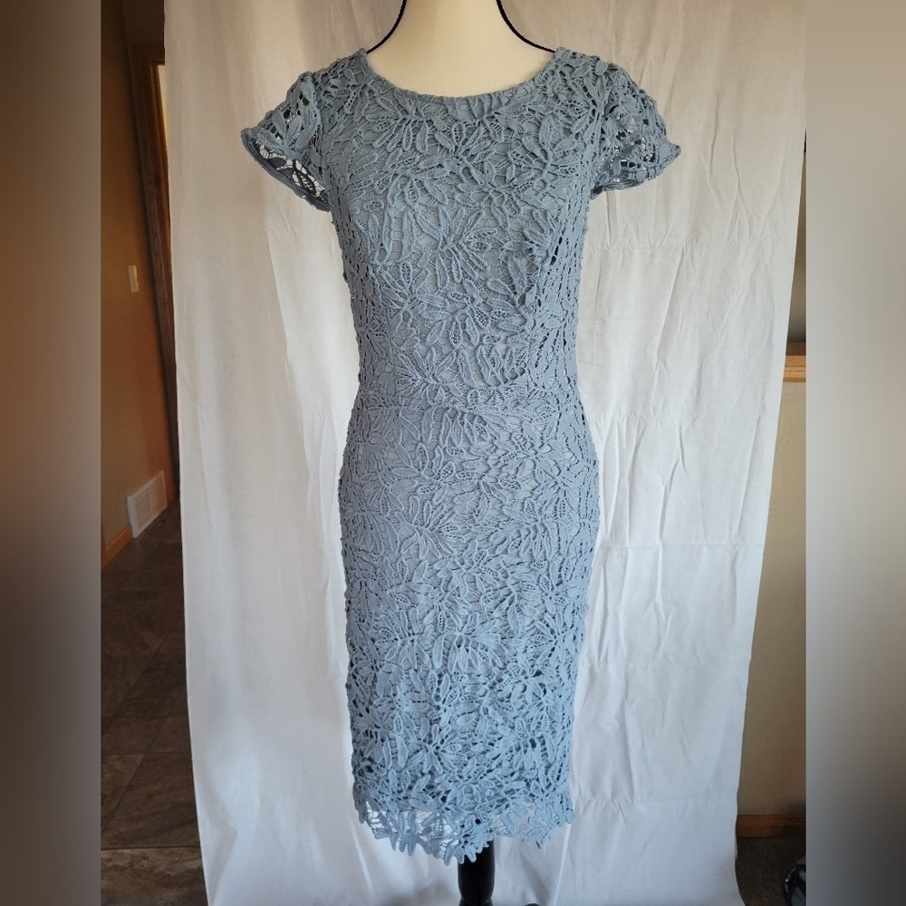 AZ Occasions periwinkle blue lace lined v back cap sleeve cocktail midi dress 4